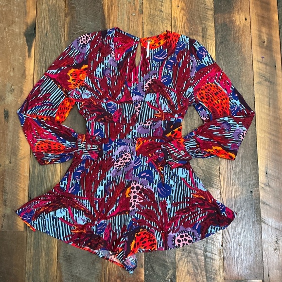 Free People Audrey Long Sleeve V-Neck Romper Red Boho Floral Print Size 2 - Picture 2 of 7